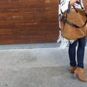 blogger con poncho Miint Femme