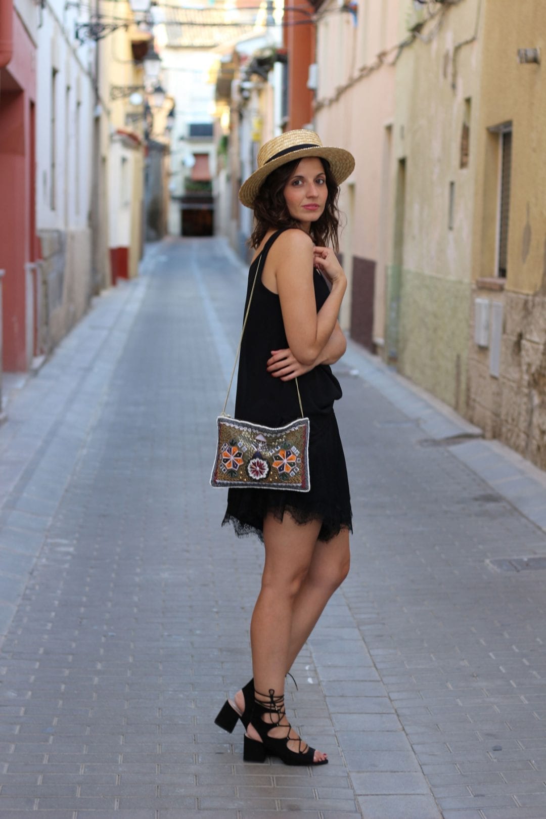 fashion blogger sombrero canotier gondolero
