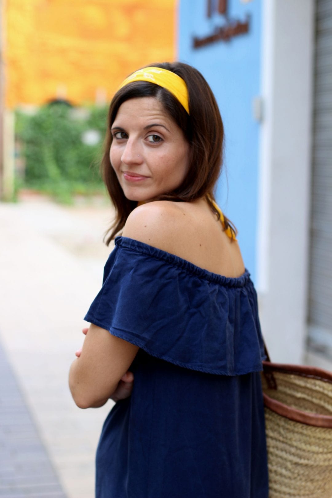 spanish fashion blogger sith off shoulders dress, espadrilles and basket 