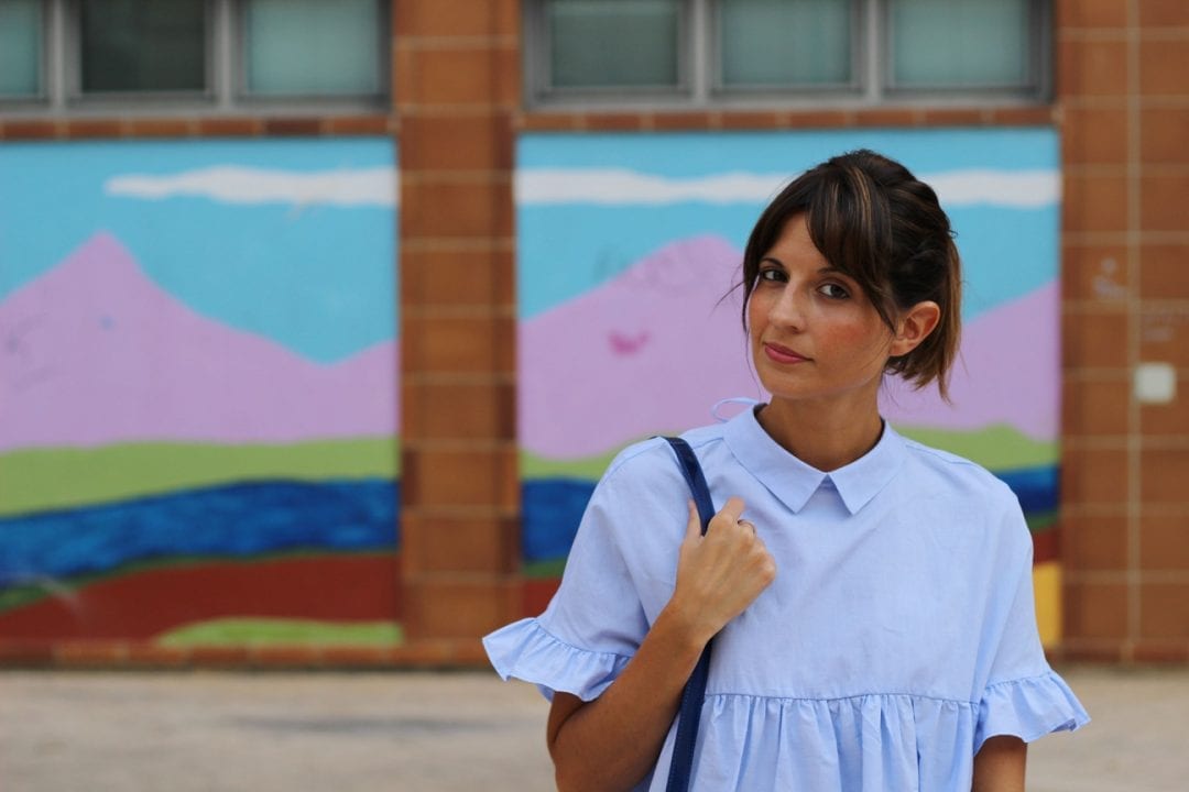 bloguera española camisa volantes zara azul
