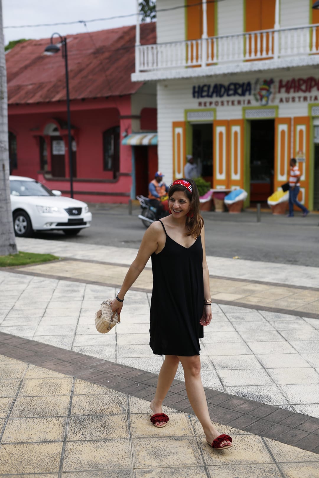 vestido-negro-corto-HM-puerto-plata-republica-dominicana